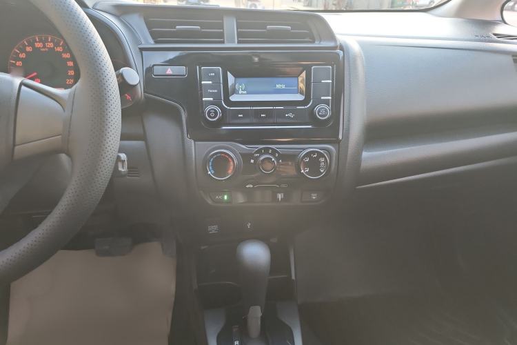 Used Honda Fit 2018 1.5L CVT Comfort Version Audio And AC Panel