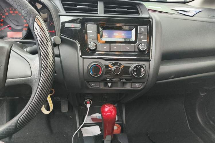 Used Honda Fit 2018 1.5L CVT Comfort Sunroof Version Audio And AC Panel