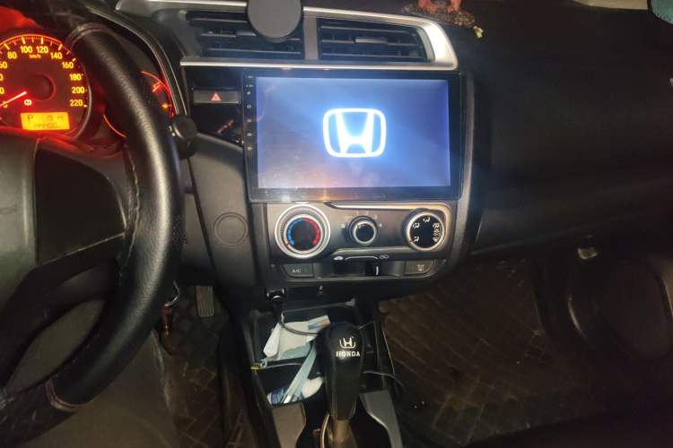 Used Honda Fit 2018 1.5L CVT Trendy Sports Edition Audio And AC Panel