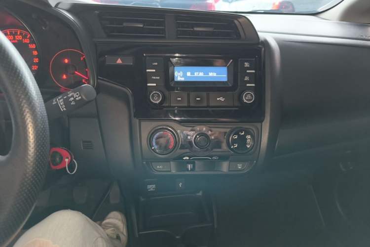 Used Honda Fit 2018 1.5L Manual Comfort Version Audio And AC Panel