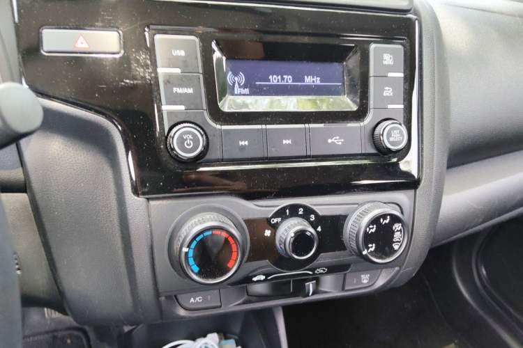 Used Honda Fit 2018 1.5L CVT Comfort Version Audio And AC Panel