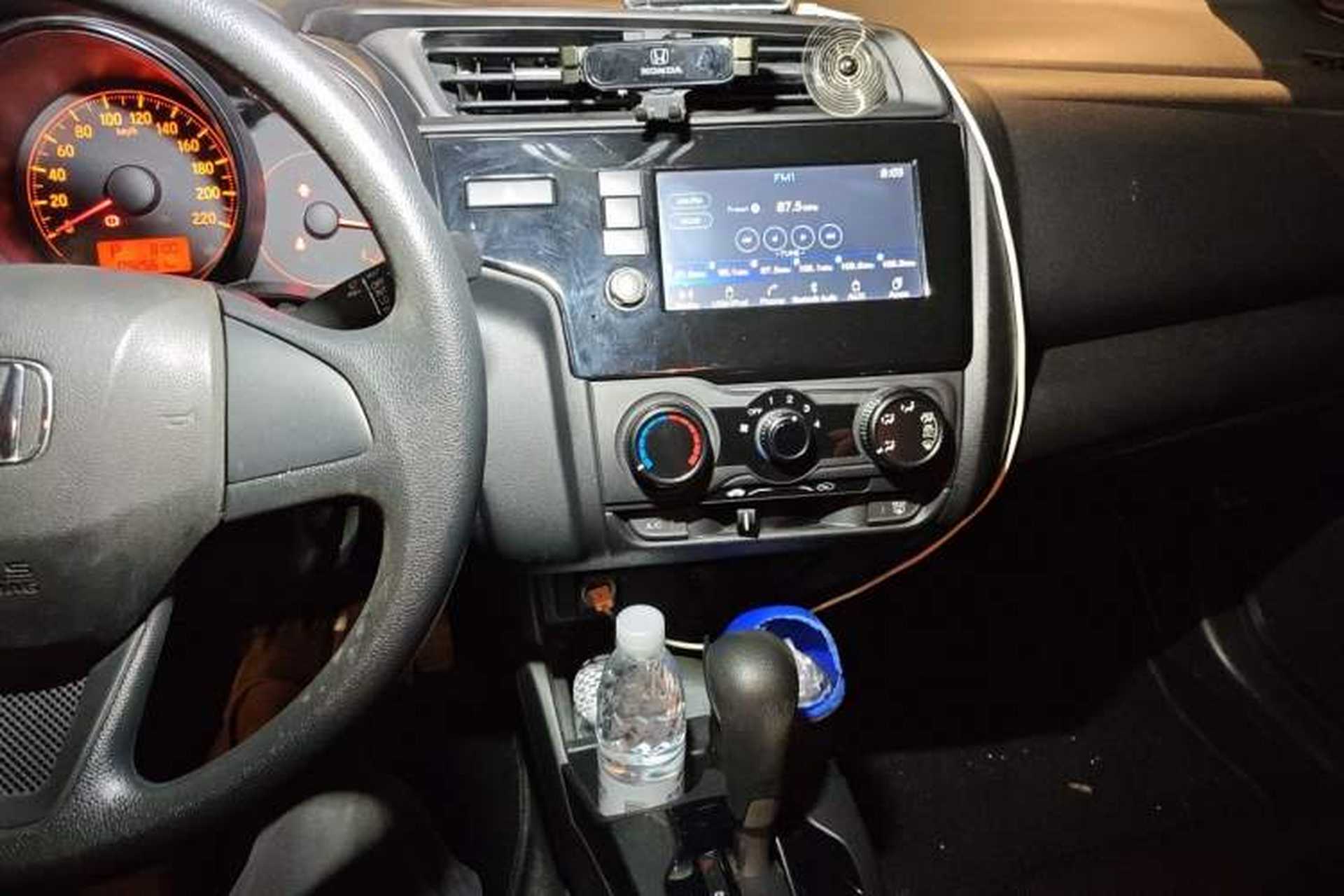 Used Honda Fit 2018 1.5L CVT Comfort Version Audio And AC Panel