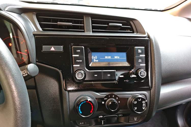 Used Honda Fit 2018 1.5L CVT Comfort Version Audio And AC Panel