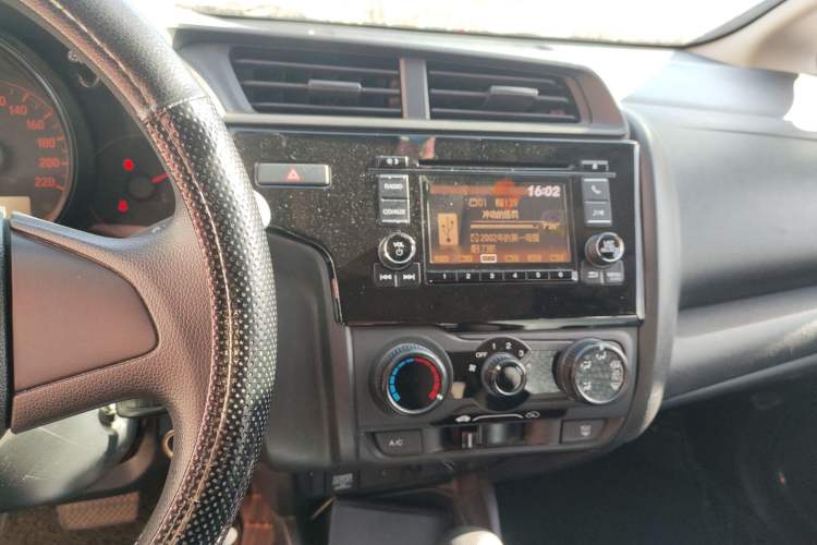 Used Honda Fit 2018 1.5L CVT Comfort Sunroof Version Audio And AC Panel