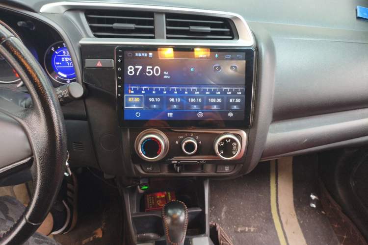 Used Honda Fit 2018 1.5L CVT Trendy Run+ Edition Audio And AC Panel