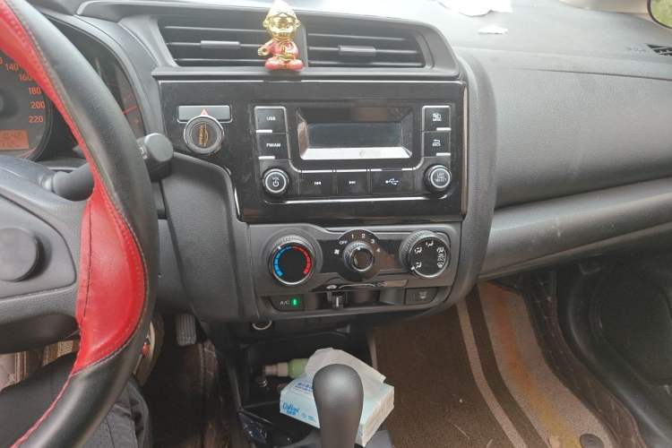 Used Honda Fit 2018 1.5L CVT Comfort Version Audio And AC Panel