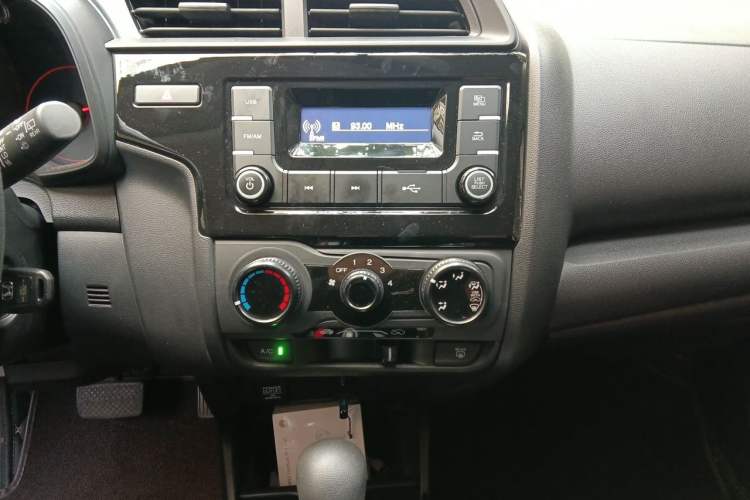 Used Honda Fit 2018 1.5L CVT Comfort Version Audio And AC Panel