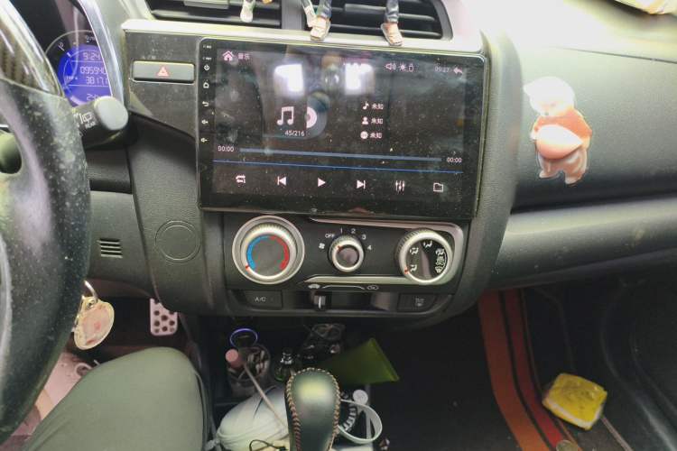 Used Honda Fit 2018 1.5L CVT Trendy Run+ Edition Audio And AC Panel