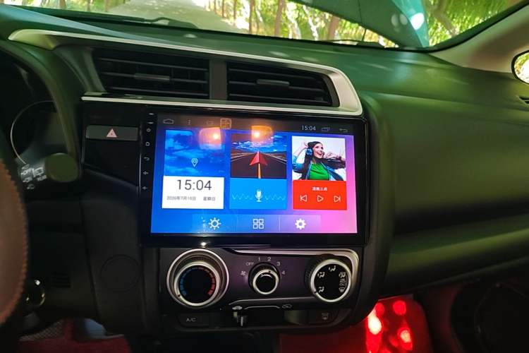 Used Honda Fit 2018 1.5L CVT Trendy Run+ Edition Audio And AC Panel