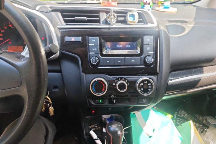 Used Honda Fit 2018 1.5L CVT Comfort Sunroof Version Audio And AC Panel