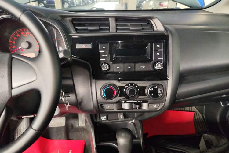Used Honda Fit 2018 1.5L CVT Comfort Version Audio And AC Panel