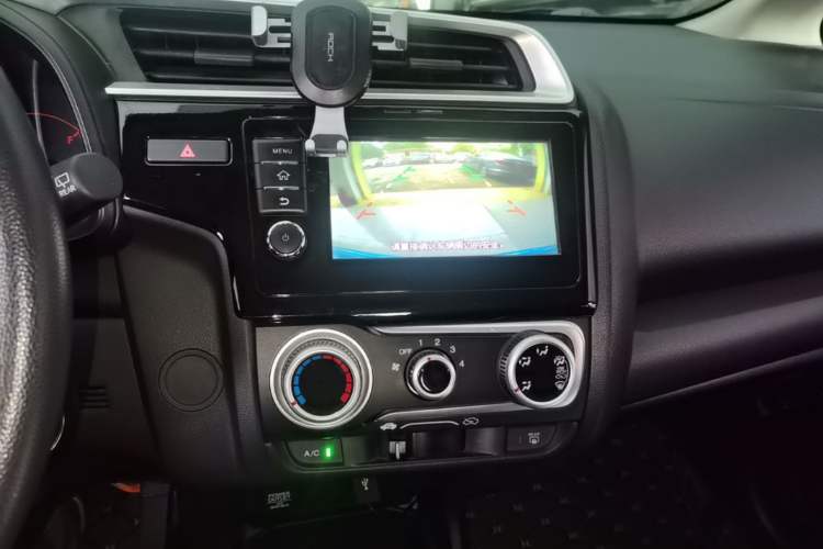 Used Honda Fit 2018 1.5L CVT Trendy Sports Edition Audio And AC Panel