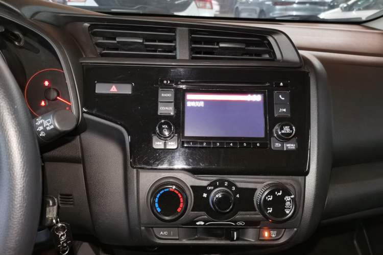 Used Honda Fit 2018 1.5L CVT Comfort Sunroof Version Audio And AC Panel