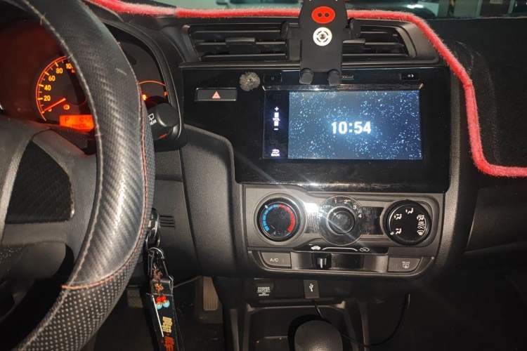 Used Honda Fit 2018 1.5L CVT Comfort Sunroof Version Audio And AC Panel