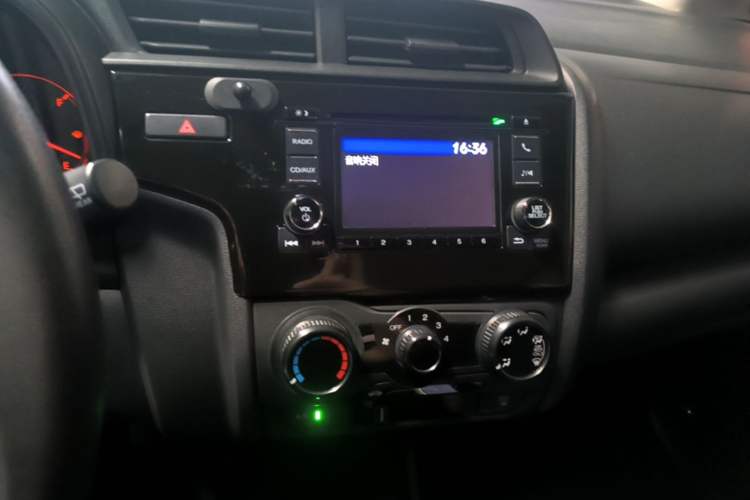 Used Honda Fit 2018 1.5L CVT Comfort Version Audio And AC Panel