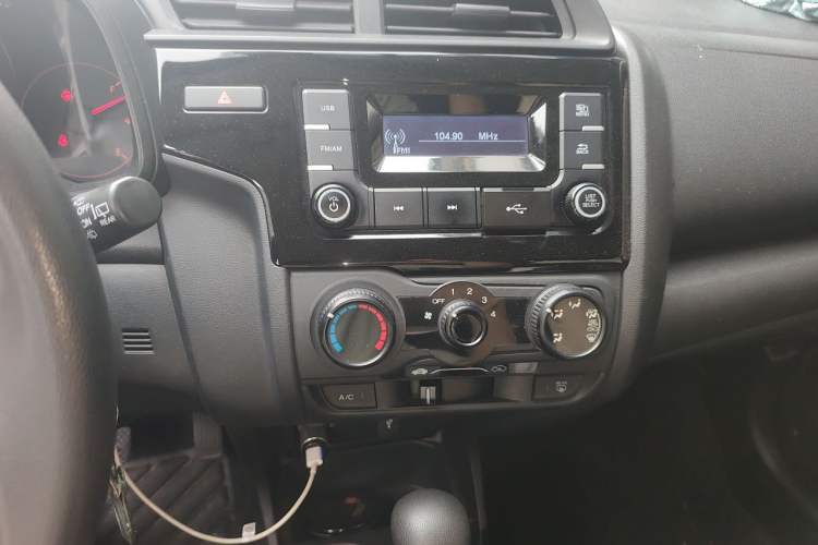 Used Honda Fit 2018 1.5L CVT Comfort Version Audio And AC Panel
