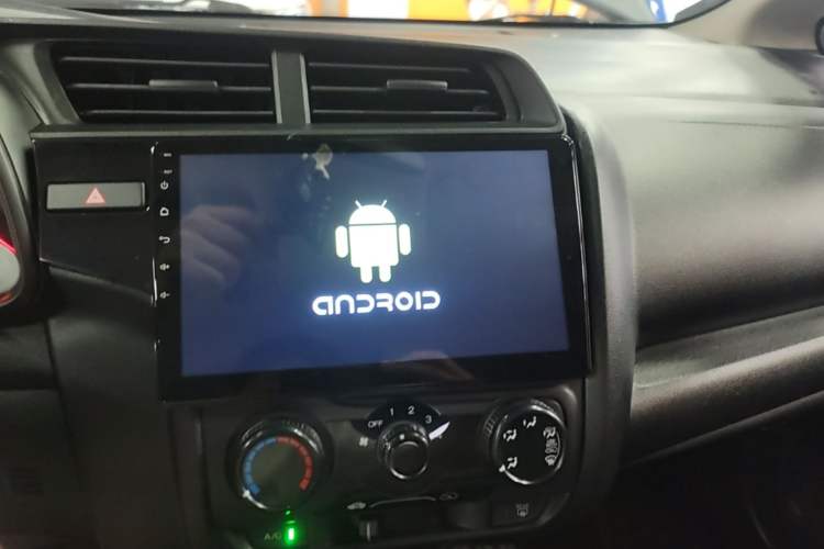 Used Honda Fit 2018 1.5L CVT Comfort Version Audio And AC Panel