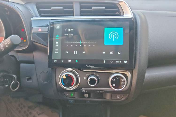 Used Honda Fit 2018 1.5L CVT Trendy Sports Edition Audio And AC Panel