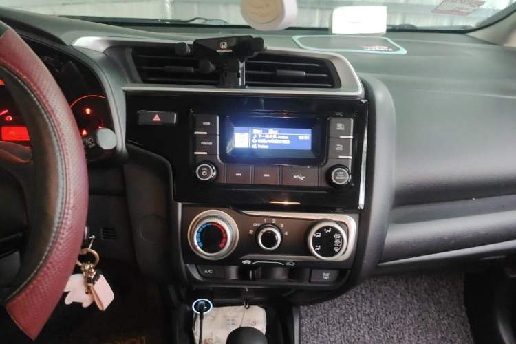 Used Honda Fit 2018 1.5L CVT Trendy Sports Edition Audio And AC Panel
