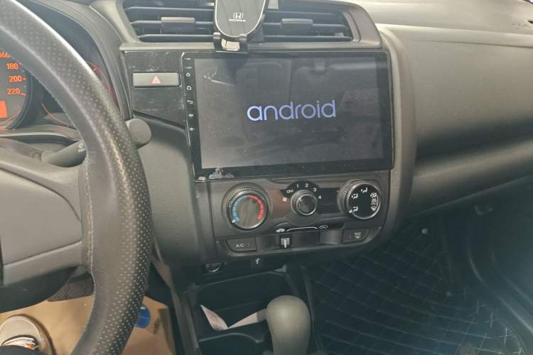 Used Honda Fit 2018 1.5L CVT Comfort Sunroof Version Audio And AC Panel