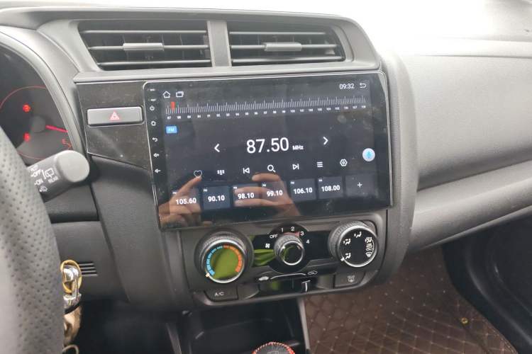Used Honda Fit 2018 1.5L CVT Comfort Sunroof Version Audio And AC Panel