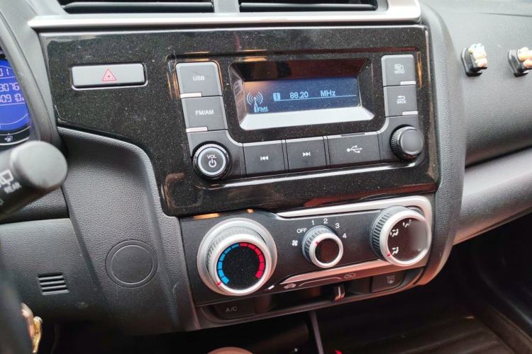 Used Honda Fit 2018 1.5L CVT Trendy Run+ Edition Audio And AC Panel