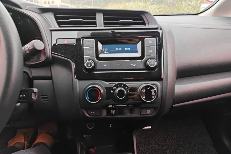 Used Honda Fit 2018 1.5L Manual Comfort Version Audio And AC Panel