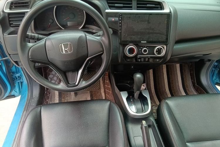 Used Honda Fit 2018 1.5L CVT Trendy Sports Edition Center Console