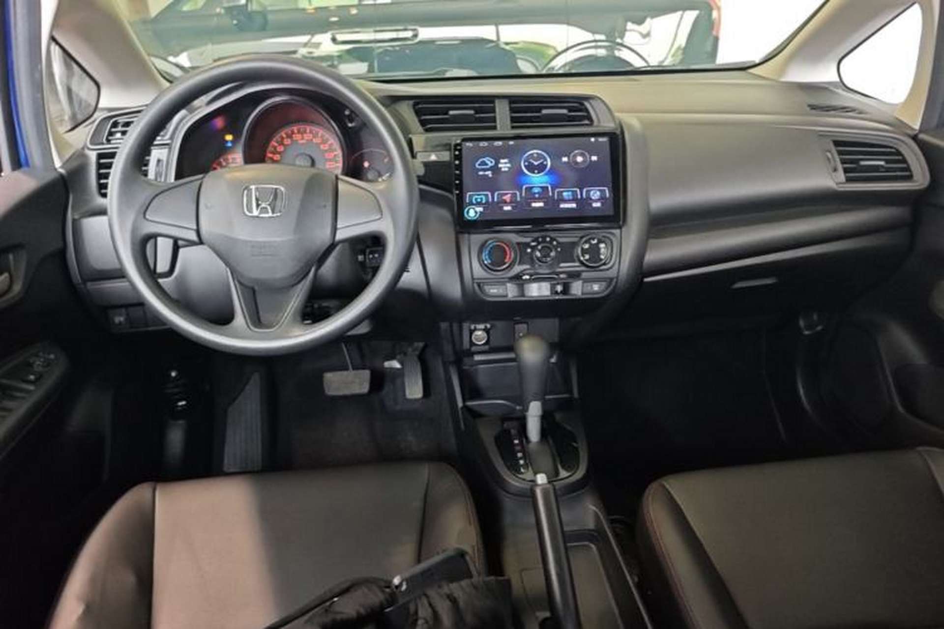 Used Honda Fit 2018 1.5L CVT Comfort Version Center Console