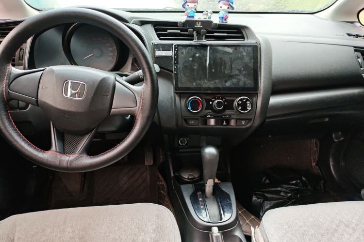 Used Honda Fit 2018 1.5L CVT Comfort Version Center Console