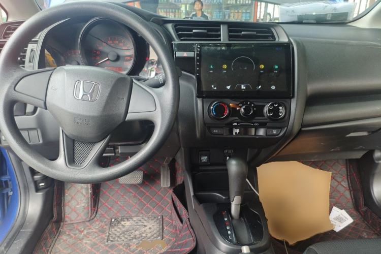 Used Honda Fit 2018 1.5L CVT Comfort Version Center Console