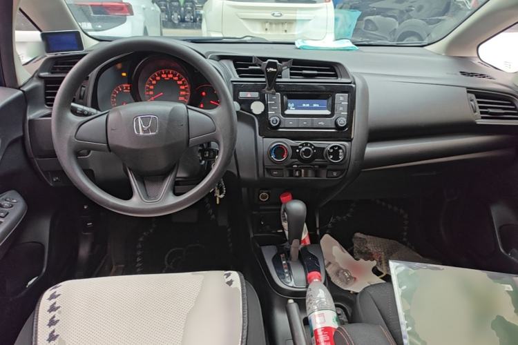 Used Honda Fit 2018 1.5L CVT Comfort Version Center Console