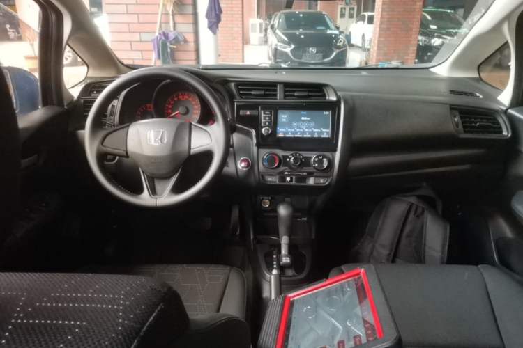 Used Honda Fit 2018 1.5L CVT Comfort Version Center Console