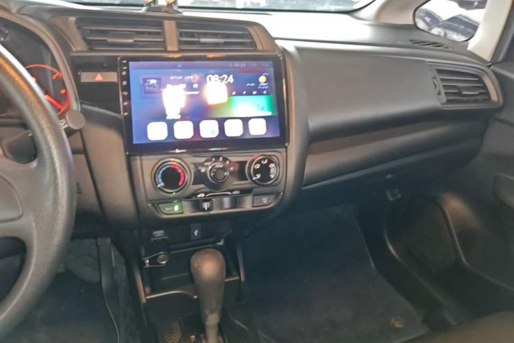 Used Honda Fit 2018 1.5L CVT Comfort Sunroof Version Center Console