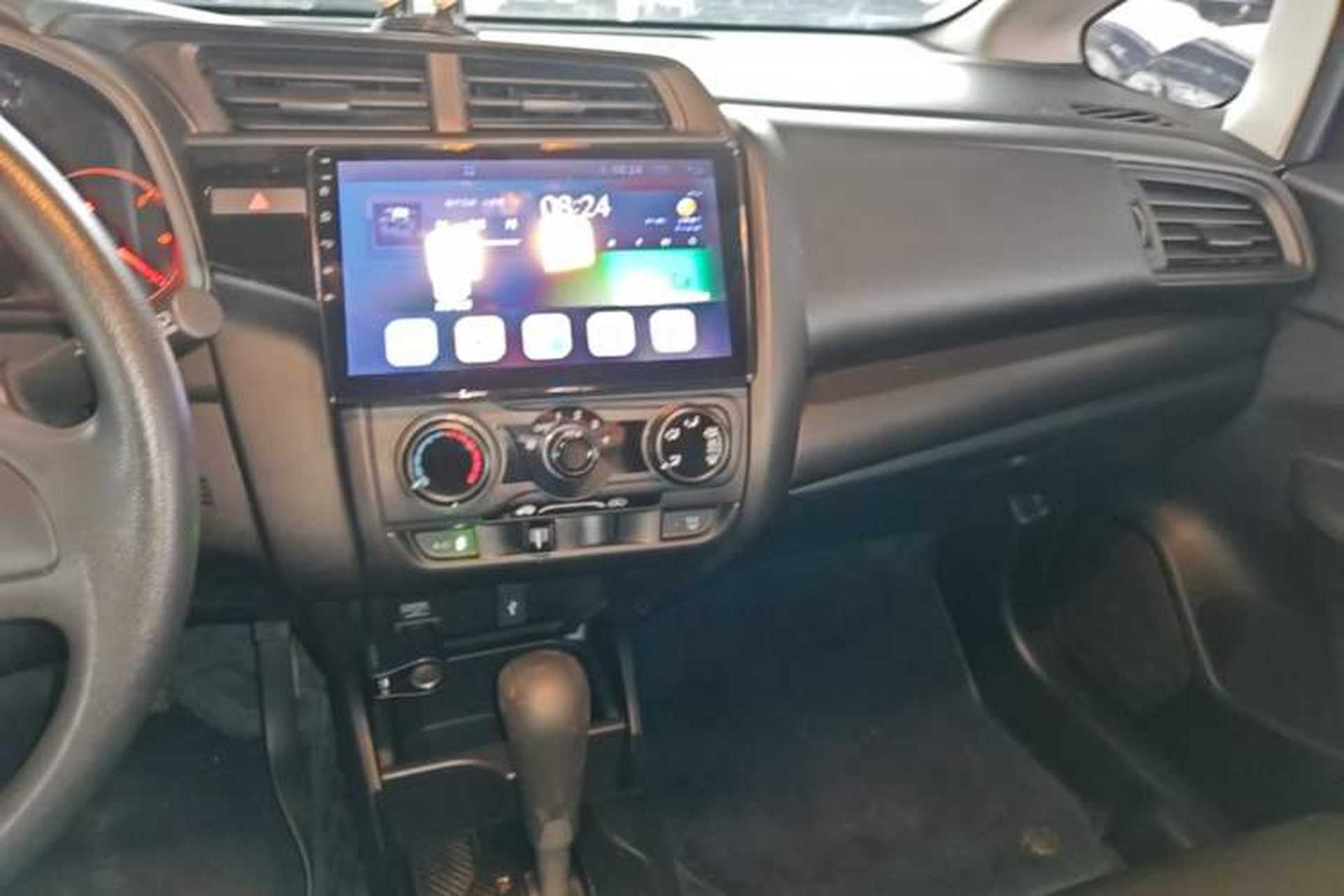 Used Honda Fit 2018 1.5L CVT Comfort Sunroof Version Center Console