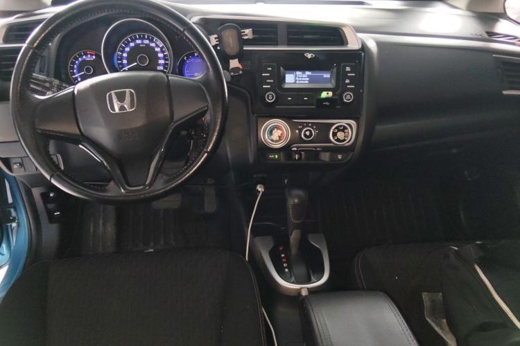 Used Honda Fit 2018 1.5L CVT Trendy Run+ Edition Center Console