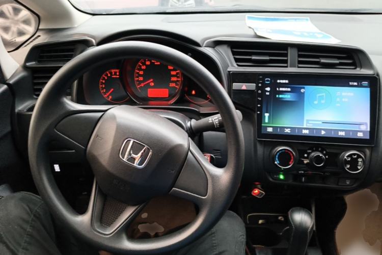 Used Honda Fit 2018 1.5L CVT Comfort Version Center Console