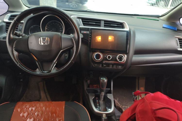 Used Honda Fit 2018 1.5L CVT Trendy Run+ Edition Center Console
