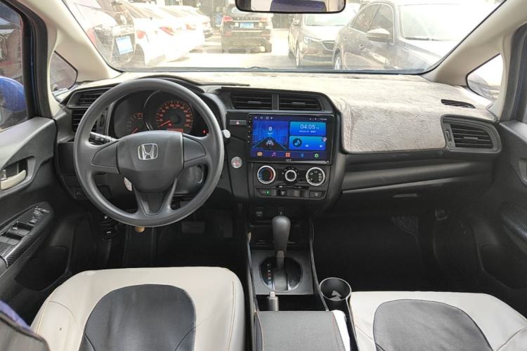 Used Honda Fit 2018 1.5L CVT Comfort Sunroof Version Center Console