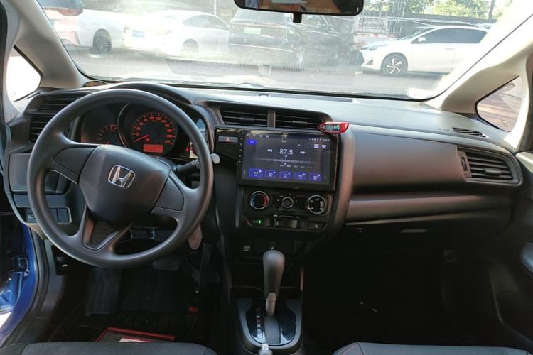 Used Honda Fit 2018 1.5L CVT Comfort Version Center Console
