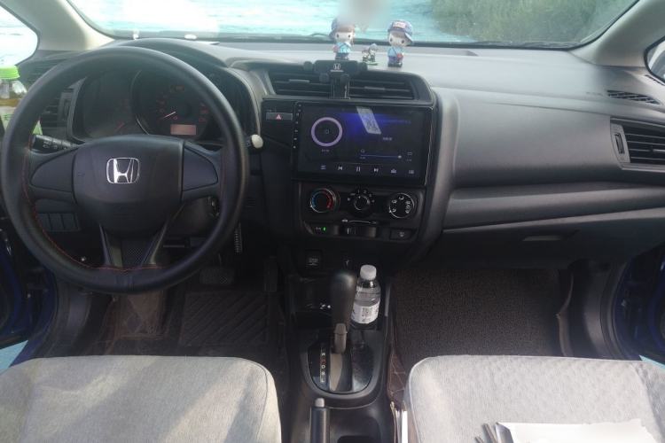 Used Honda Fit 2018 1.5L CVT Comfort Version Center Console