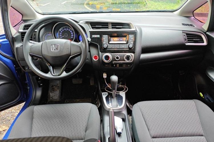 Used Honda Fit 2018 1.5L CVT Luxury Edition Center Console
