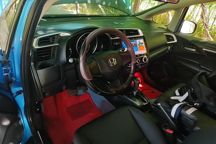 Used Honda Fit 2018 1.5L CVT Trendy Run+ Edition Center Console