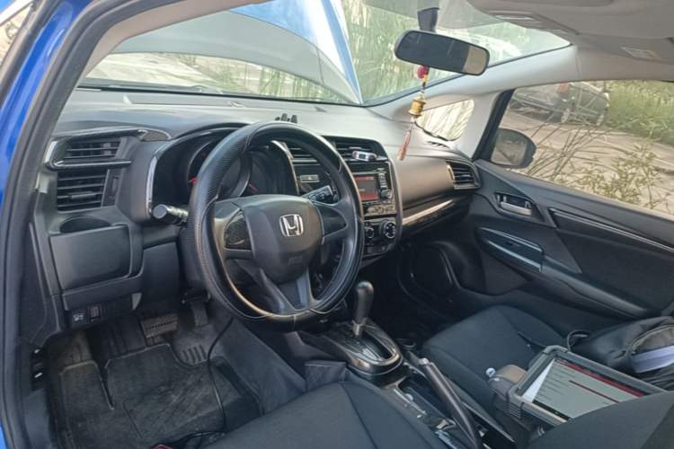 Used Honda Fit 2018 1.5L CVT Comfort Sunroof Version Center Console