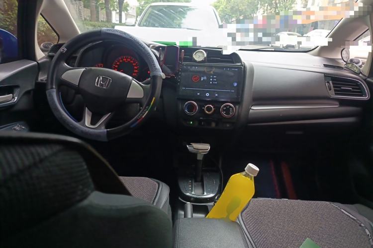 Used Honda Fit 2018 1.5L CVT Comfort Version Center Console