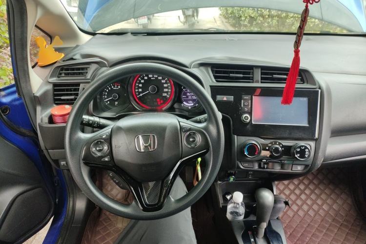 Used Honda Fit 2018 1.5L CVT Comfort Version Center Console