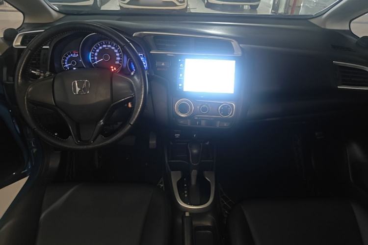 Used Honda Fit 2018 1.5L CVT Trendy Run+ Edition Center Console