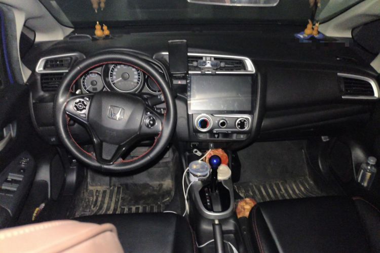 Used Honda Fit 2018 1.5L CVT Trendy Run+ Edition Center Console