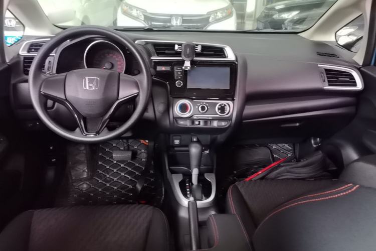 Used Honda Fit 2018 1.5L CVT Trendy Sports Edition Center Console