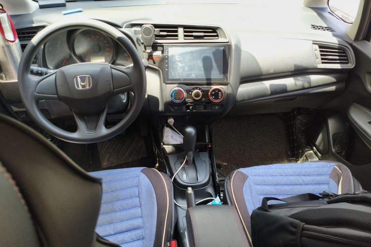 Used Honda Fit 2018 1.5L CVT Comfort Version Center Console